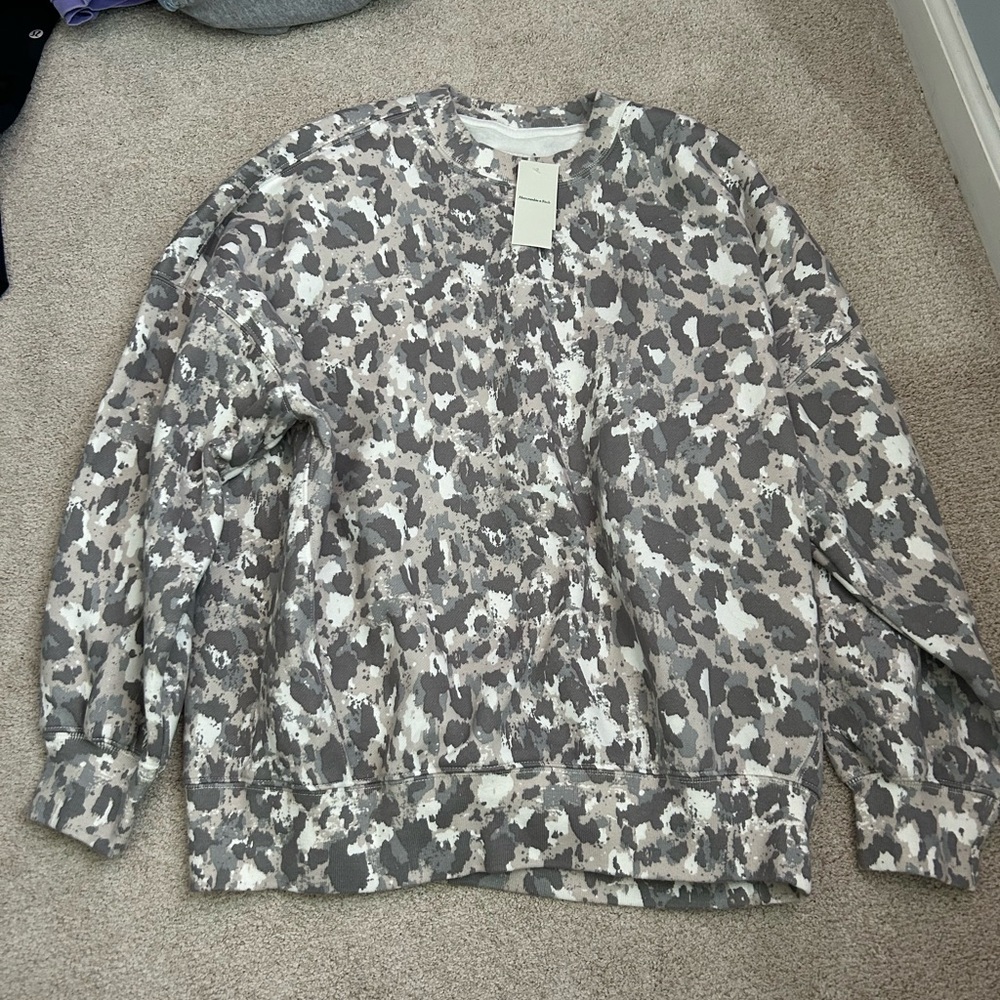Grey leopard abercrombie crewneck